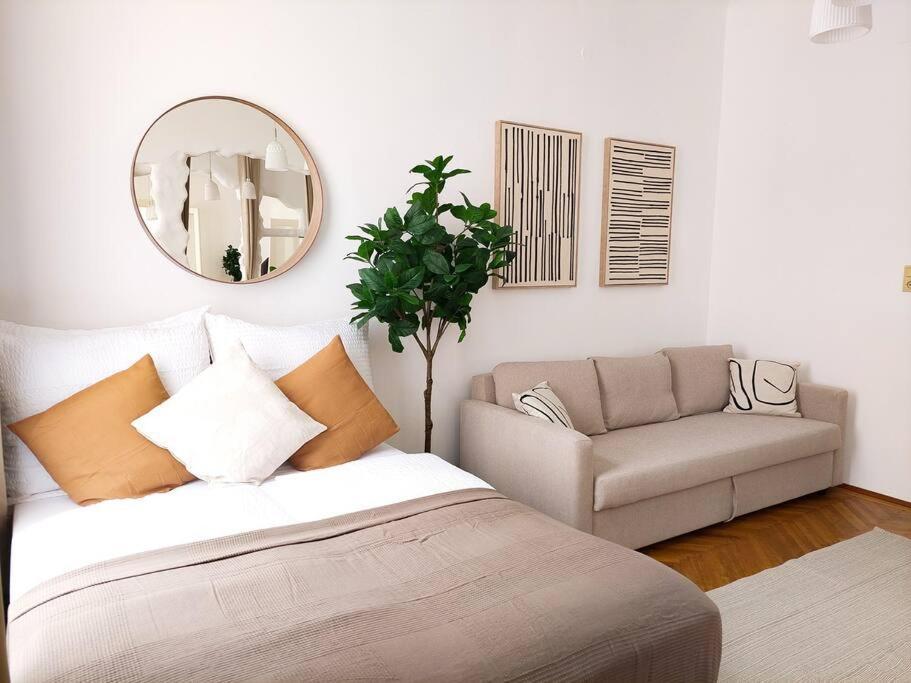 Big Garden Apartment, 10 Minutes To U4 And U6 * Wien