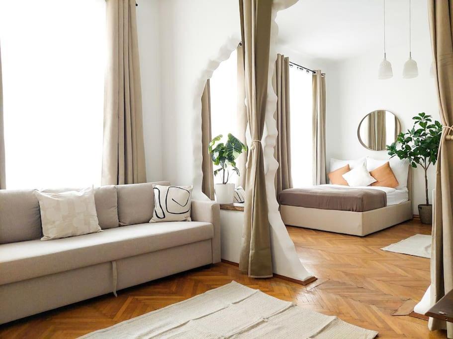 Big Garden Apartment, 10 Minutes To U4 And U6 * Wien